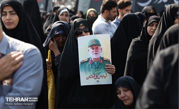 مراسم تشییع پیکر شهید سردار عباس نیلفروشان - 2 21