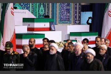 مراسم ادای احترام به پیکر رهبر شهید انقلاب با حضور سران قوا 16