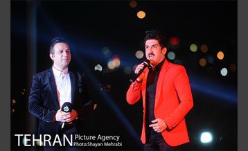 ویژه برنامه شب فیروزه ای در دریاچه شهدای خلیج فارس 15