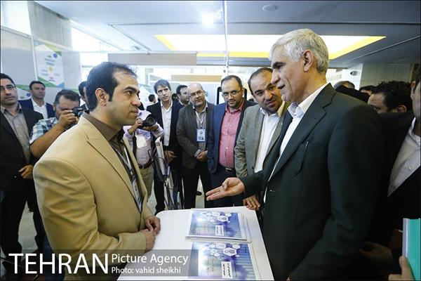 بازدید شهردار از نمایشگاه دستاوردهای معاونت توسعه منابع  انسانی شهردار تهران 7