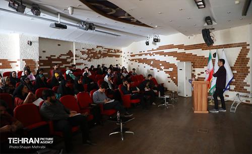 دوره آموزشی کنش‌گری رسانه‌ای آرمانشهر 22