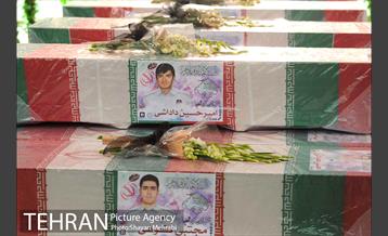 تشییع شهدای آتش نشان در شبستان مصلی 30