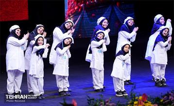 آئین تجلیل از پرستاران فعال در جنگ 12 روزه تحمیلی 40