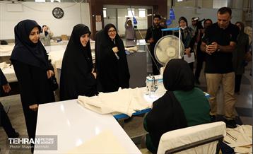 بازدید معاون امور زنان ریاست جمهوری از مرکز کارآفرینی کوثر 16