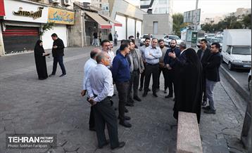 بازدید مدیرکل حوزه شهردار تهران از پروژه پل‌های مکانیزه عابرپیاده 37