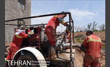 عملیات تخلیه کامل آب شهرک مسکونی پیام اهواز 20