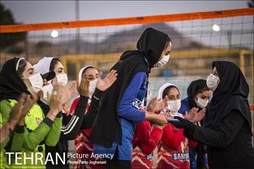 مسابقات والیبال ماسه‌ای زنان تهران 17