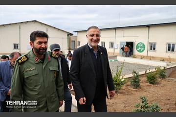 بازدید شهردار تهران از مراکز درمان معتادان متجاهر 40
