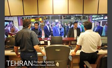 سرپرست شهرداری تهران و رئیس مرکز ارتباطات و امور بین الملل شهرداری تهران در بازدید از فعالیت‌های شبانه شهرداری و زندگی شبانه مردم تهران 17