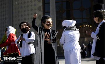 شادپیمایی عروسکی اقوام ایرانی در بوستان دانشجو  3