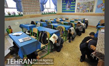 مانور سراسری زلزله در دبستان دکتر حسن تهرانی مقدم 24