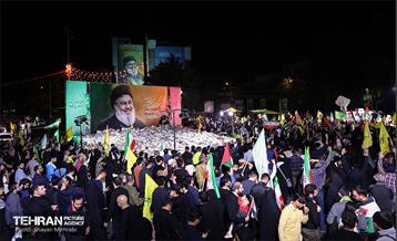 شادی مردم تهران پس از حمله موشکی ایران 11