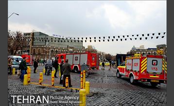 ادای احترام تهرانی ها به شهدای آتش نشان پلاسکو 2