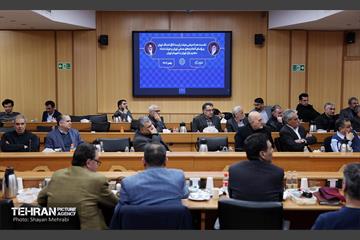 نشست هم‌اندیشی هیئت رئیسه اتاق اصناف تهران، روسای اتحادیه‌های صنفی تهران و هیئت امناء بازار تهران با شهردار تهران 15