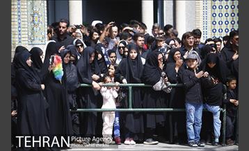 حضور شهردار در بین عزاداران امام حسین(ع)در حرم حضرت عبدالعظیم حسنی 19