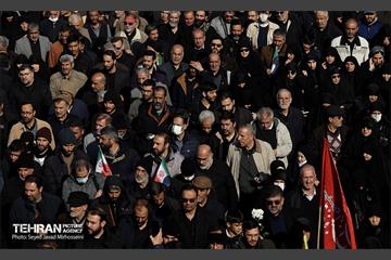 تشییع پیکرهای ۱۰۰ شهید گمنام از مقابل دانشگاه تهران 20
