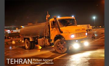 شروع بکار نیروهای خدمات شهری بعد از پایان مراسم ارتحال امام خمینی (ره) 24