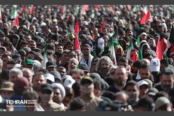 اقامه نماز بر پیکر آقای شهید ایران - 1 47