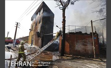 آتش سوزی در کارخانه رنگ  27