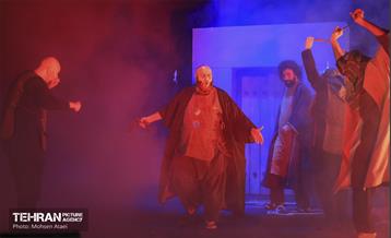 نوانمایش‌ هامان در برج‌ میلاد تهران 12