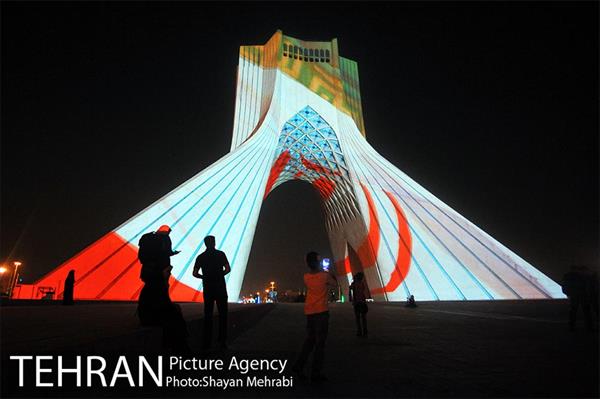 سمفونی نور سیمرغ صلح بر روی برج آزادی 30