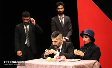 نمایش دروغ رستاخیز‎‎ 14