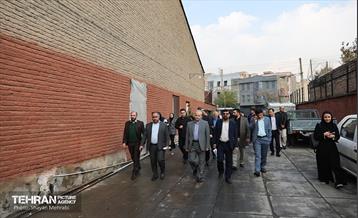 تخلیه و پلمب مرکز غیرمجاز پسماند در منطقه 17 44