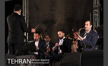 پرواز ۱۷۹ فانوس در آسمان به یاد ۱۷۹ شهید بهمن ماه ۵۷  3