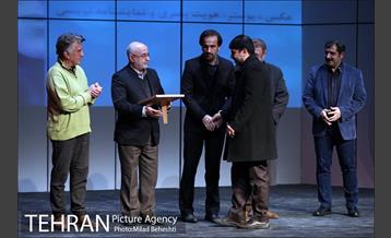 مراسم معرفی برگزیدگان مسابقه عکس پوسترهویت بصری نمایشنامه نویس و پِژوهش 22