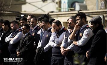 تشییع پیکر شهید آتش‌نشان «قریب رضا دارابی» 8