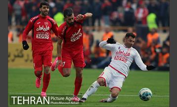 دیدار تیم های فوتبال پرسپولیس و تراکتور سازی
