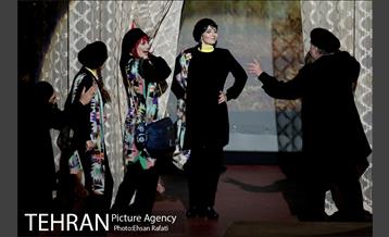 نمایش باغ آلبالو 18