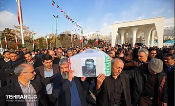 مراسم تشییع پیکر مرحوم اسماعیل احمدی 5