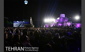 کنسرت شهرام و حافظ ناظری در محوطه باز برج میلاد‎ 15
