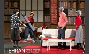 نمایش یک ساعت آرامش در تماشاخانه ایرانشهر 25