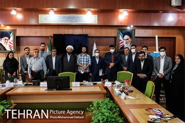 نشست هم اندیشی و تعاملی مدیریت شهری با نخبگان محلی منطقه 17 27