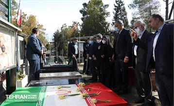 حضور مدیران شهری در حرم امام راحل(ره)، مزار شهدا و بازدید از غسالخانه بهشت زهرا(س) 2