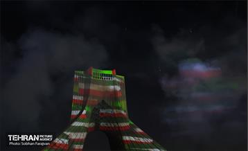 نورافشانی جشن پیروزی انقلاب اسلامی در میدان آزادی 26