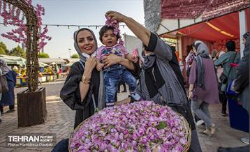 پایتخت میزبان جشنواره گل و گلاب 16