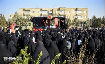 تشییع پیکر شهید گمنام در منطقه ۲۱