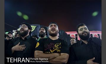 عزاداری عزاداران امام حسین (ع) در بین الحرمین 16