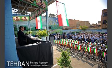 طرح اعطای دوچرخه شهری توسط شهردار تهران به دانش آموزان 3