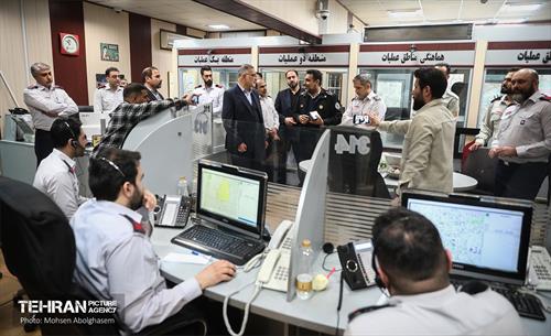 بازدید شهردار تهران از ستاد فرماندهی عملیات آتش نشانی 6