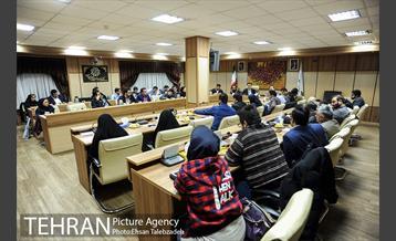 نشست صمیمانه عارف نیا با مسئولین پایگاه های خبری و فعالان فضای مجازی 19