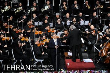 شب موسیقی انقلاب در منطقه گردشگری عباس آباد 26