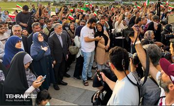 اجرای ارکستر سمفونیک تهران در میدان آزادی 12