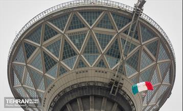 پرش چتربازان به مناسبت روز جمهوری اسلامی 18