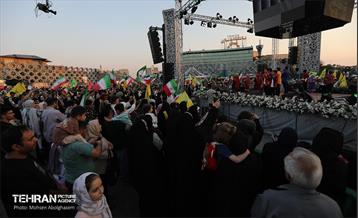 مهمانی ۱۰ کیلومتری عید غدیر در تهران - 1 3