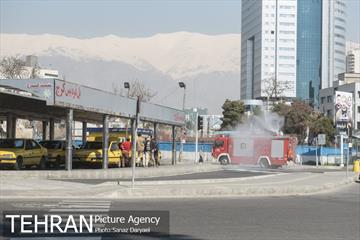 عملیات گندزدایی زدایی و ضدعفونی معابر اصلی و فرعی خیابان ولیعصر‎(عج) 21