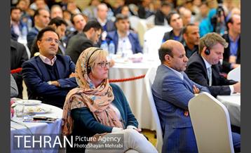 اجلاس معرفی فرصت های سرمایه گذاری شهر تهران با حضور شهردار تهران 6